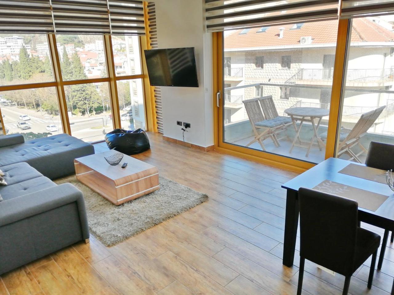 Sea Breeze Lux Apartments Budva Exterior photo